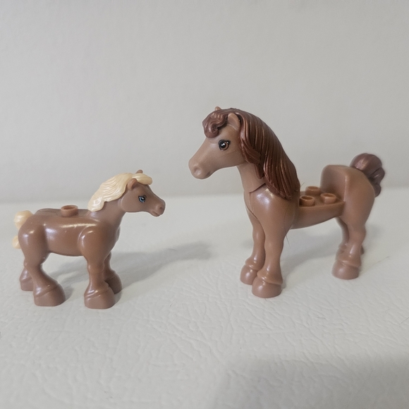 Mega Construx Barbie Figures - Picture 3 of 6